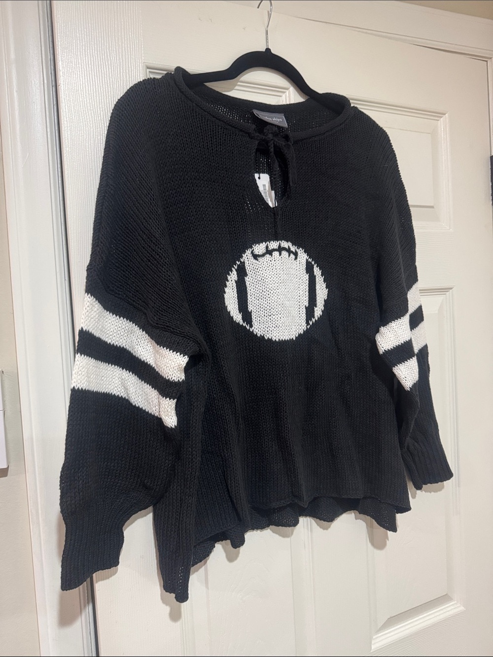 Wooden Ships/Women’s Black & White Knit Pullover Sweater